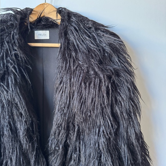 MIKUTA The Black Fluffy Jacket Faux Fur - Picture 6 of 11